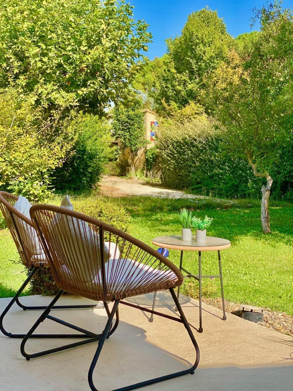 Appartement Neuf Et Au Calme Proche Avignon Althen-des-Paluds Exterior foto